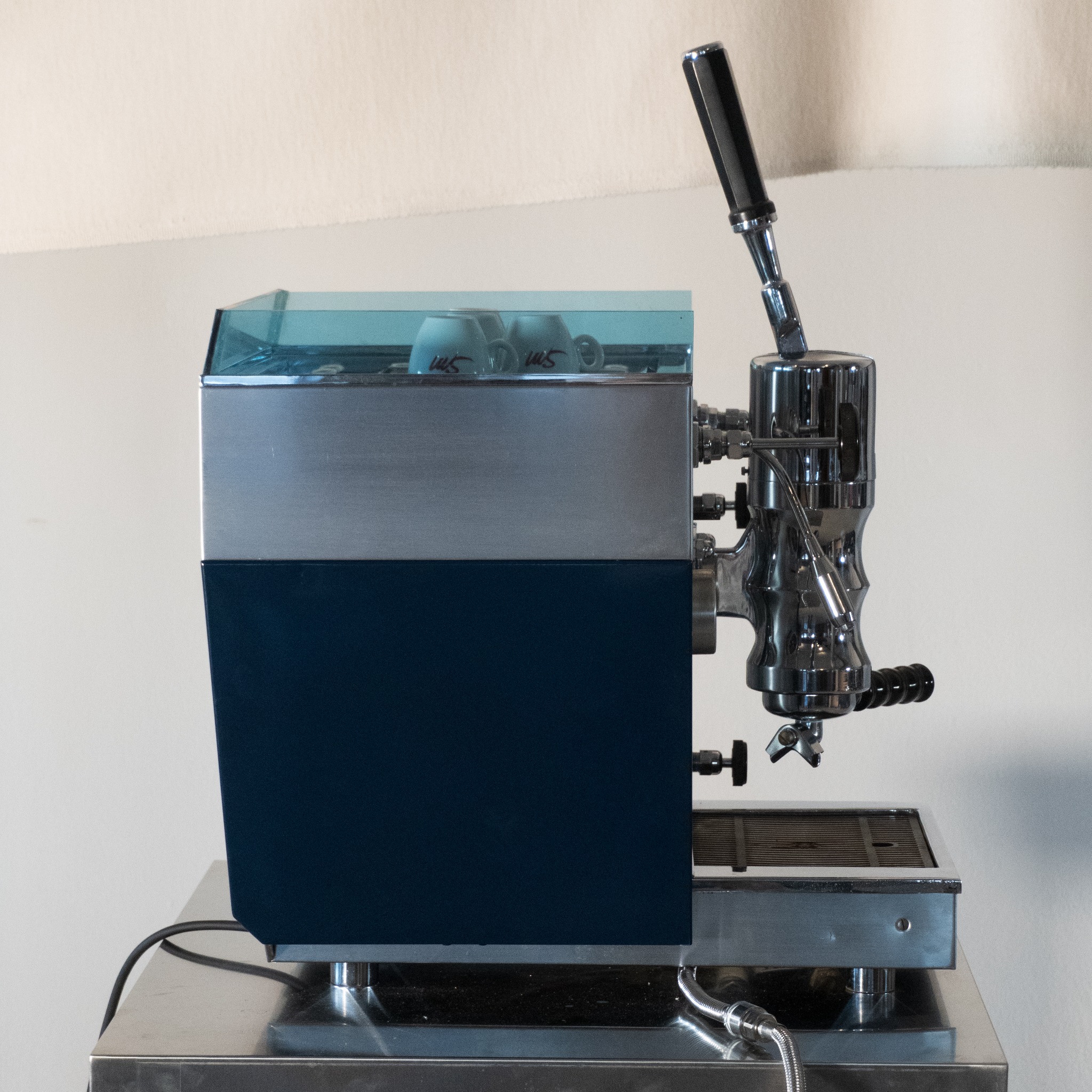 Astoria one-group lever machine side view