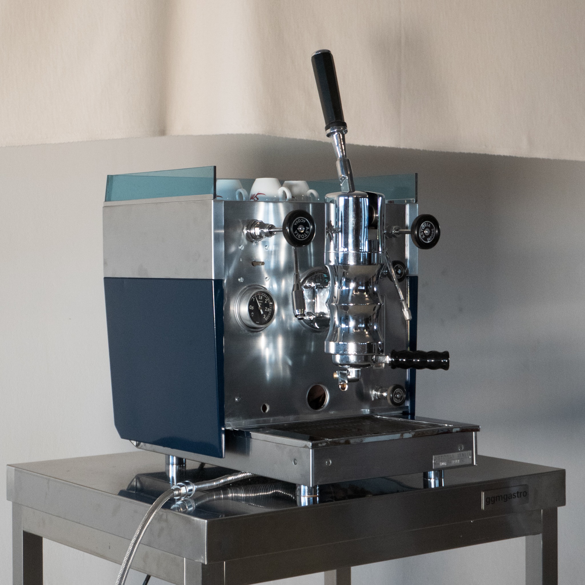 Astoria one-group lever machine three-quarter view